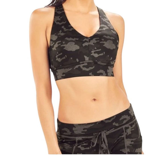 NWOT Fabletics On-The-Go Medium Impact Sports Bra 1X (16/18) - Picture 2 of 12